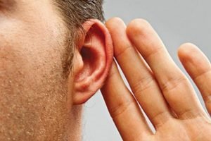 Плохой слух у мужчины