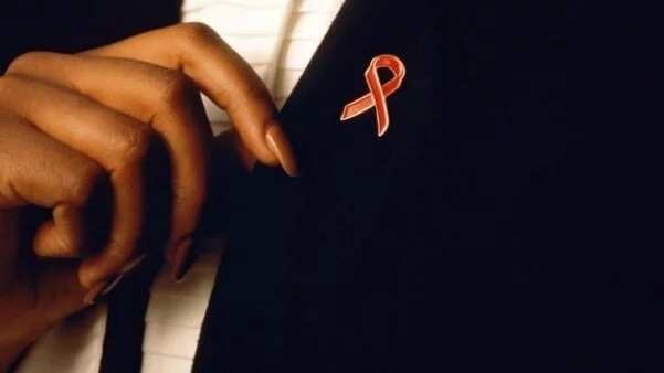 Symptoms of aids in women