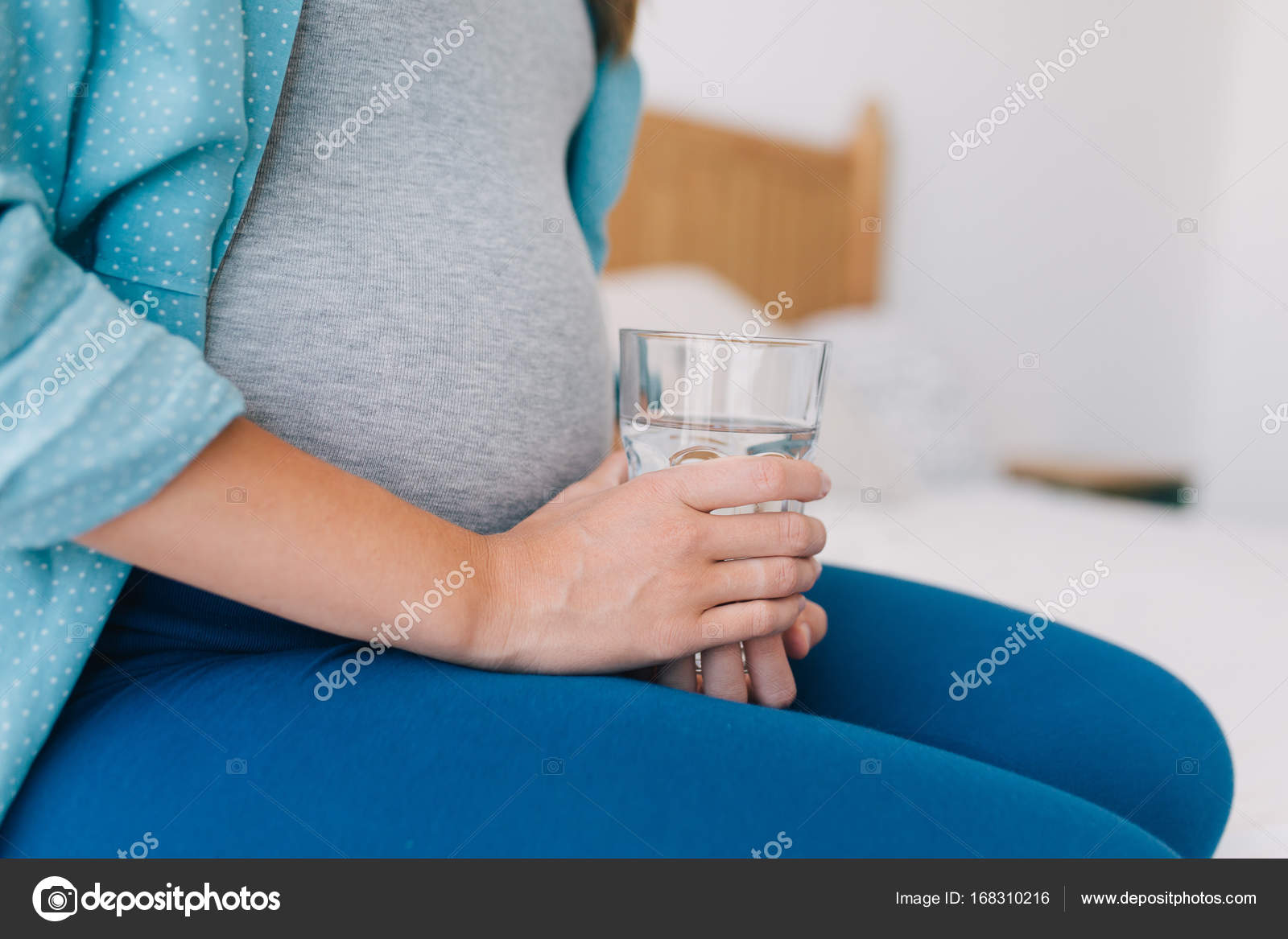 Токсикоз желчью. Обезвоживание беременных. Токсикоз беременных. Беременность питье.